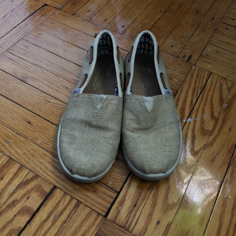 TOMS shoe